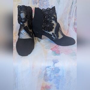 Chic Black Lace Ankle Booties